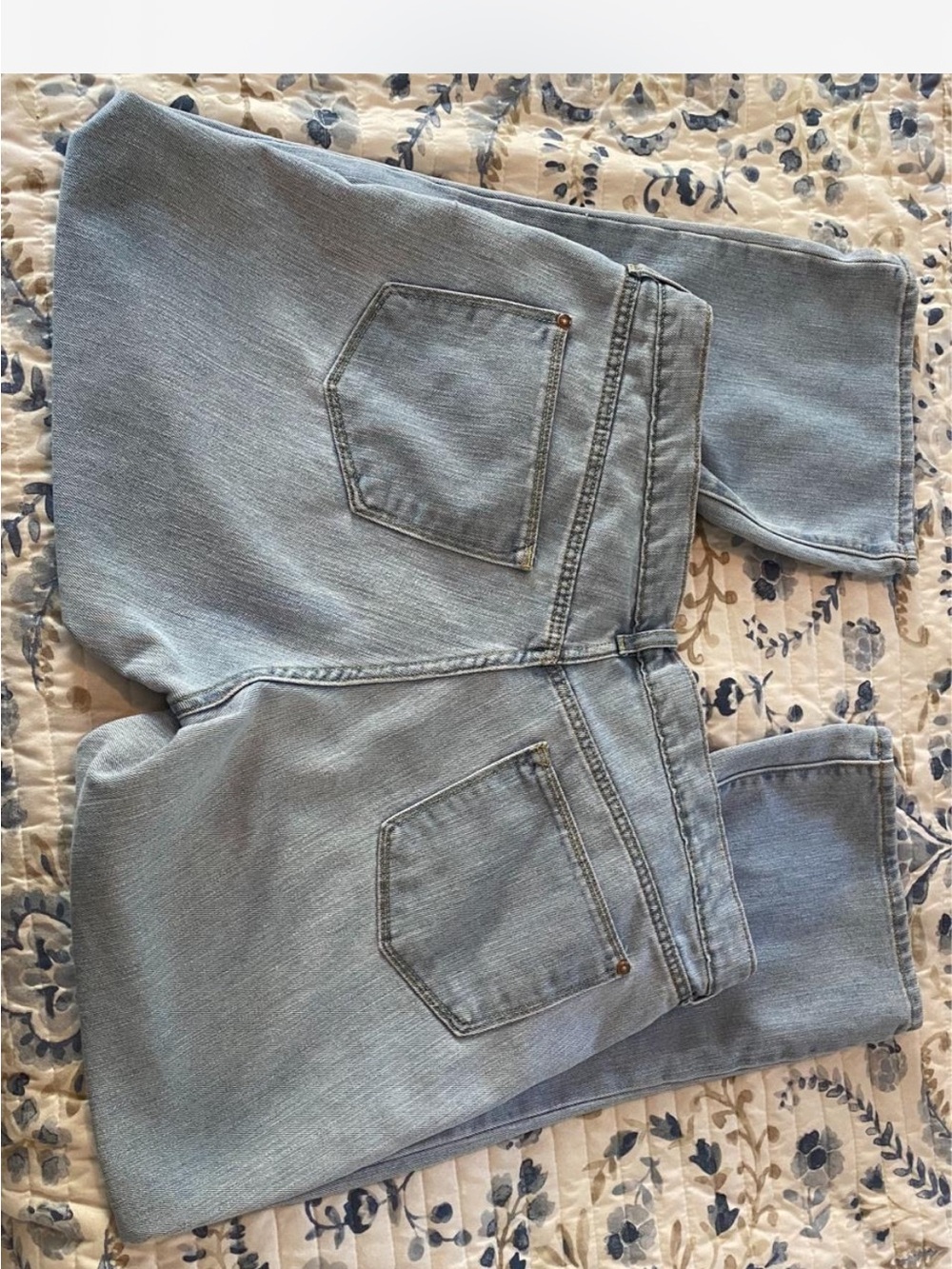Old Navy Light Blue Denim Jeans with Gold Stitching - Picture 5 of 5